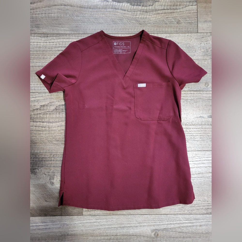 FIGS BURGUNDY CATARINA TOP